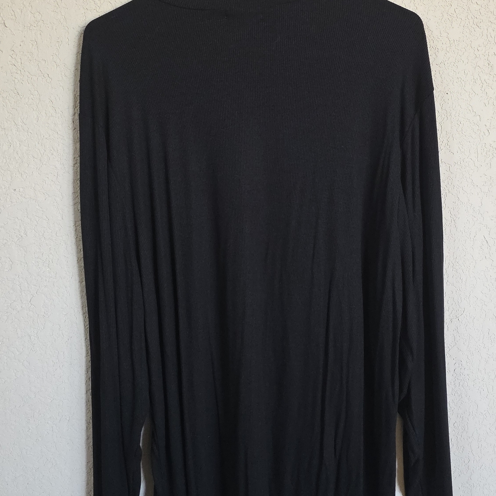 NWT Hot Topic Size 3X Black Planchette Cutout Mock Neck Long-Sleeve Top - Picture 7 of 7